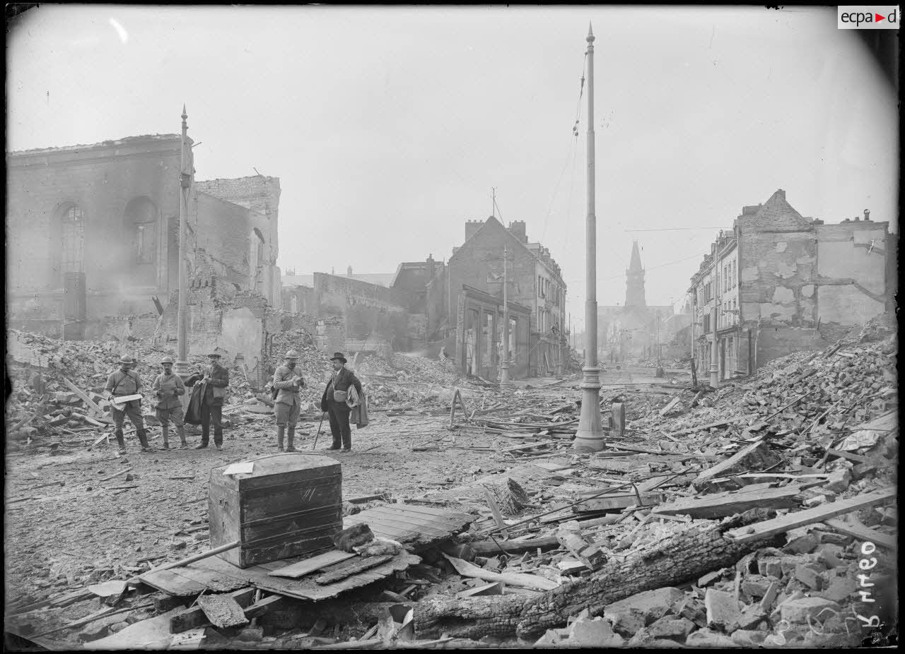 Amiens. Rue de Beauvais. Autre aspect. [légende d’origine]