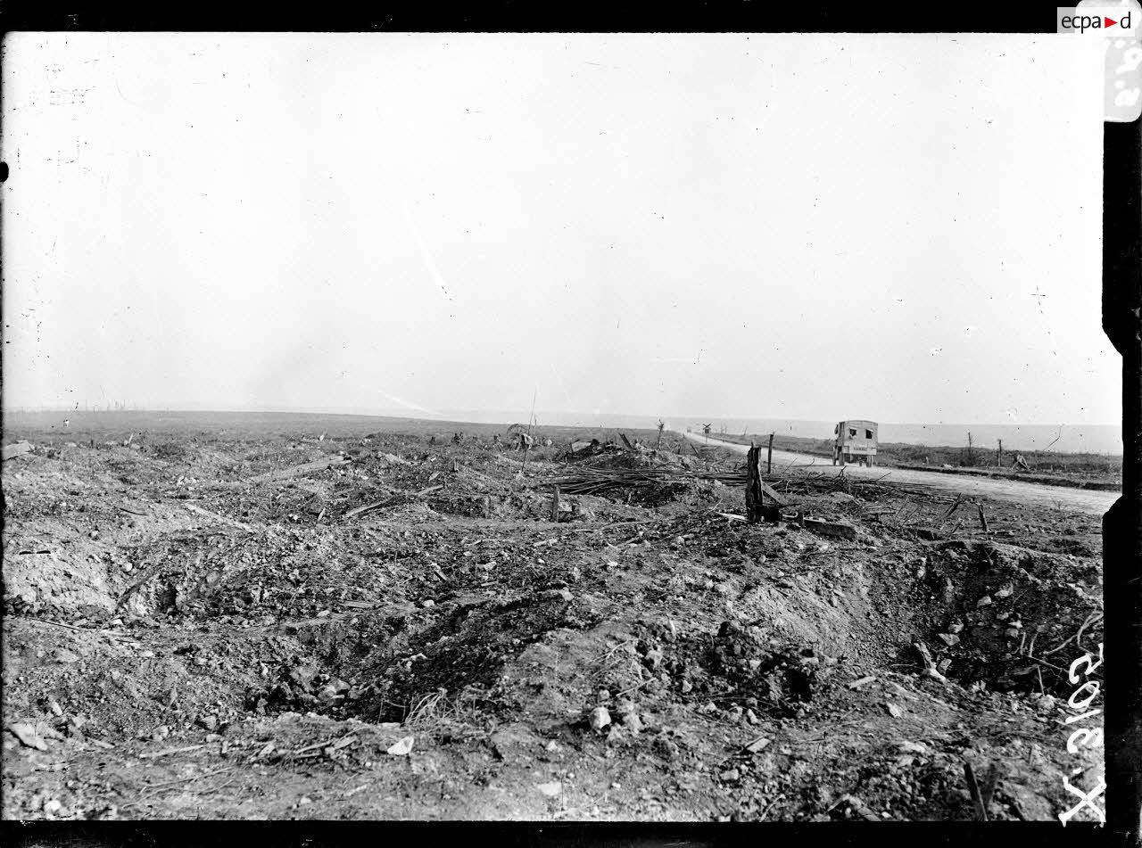 L'aspect du terrain sur le chemin des Dames près de Laffaux. [légende d'origine]