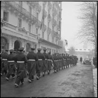 La musique de l'Air défile dans Vichy.