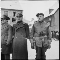 Cérémonie militaire à Masevaux dans le cadre d'une visite d'attachés militaires étrangers sur le front d'Alsace.