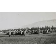 [Cérémonie militaire à laquelle contribuent des chars Renault FT 17].