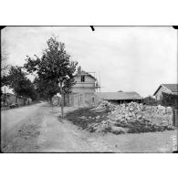 Auve. Marne. Reconstruction de maisons démolies. [légende d'origine]