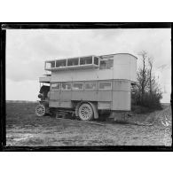 Auto-pigeonnier militaire (de la IVe Armée). [légende d'origine]