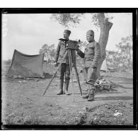 Corfou. Camp d'Ipsos. Appareil de télégraphie optique de la division de la Morava. [légende d'origine]