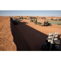 Vue du dépôt du Service des essences des armées (SEA) de la base avancée temporaire (BAT) de Madama, au Niger.