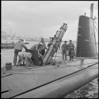 Visite d'aumôniers militaires sur le croiseur Colbert entre Oran et  Mers-el-Kébir.