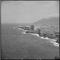 [Vue sur le Fort Lamoune.]