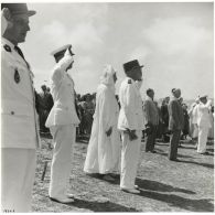 13236. Inauguration de la plage de Mazagan par le général Juin, résident général. [légende d'origine]