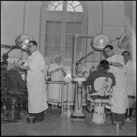 Service de stomatologie de l'hôpital militaire Maillot à Alger.