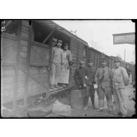 Montdidier. Train du cantonnement 5 Génie. Cuisine. [légende d'origine]