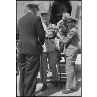 Arrivée à Tunis du général de division Charles Mast, résident général de France en Tunisie.