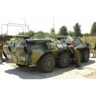 VAB russe BTR-80 avec mitrailleuses 14,5 mm et 7,62 mm coaxiale avec leurs munitions.