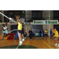 Tournoi de volley-ball à la BMN-N de Mitrovica et remise des trophées aux vainqueurs.