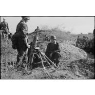 Manoeuvres d'une section de mortier d'infanterie 10 cm NbW. 35 (10 cm Nebelwerfer 35).