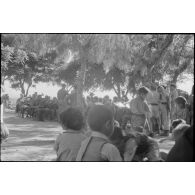 A Kastelli en Crète, un concert de musique militaire de la Luftwaffe en présence de militaires et de civils.