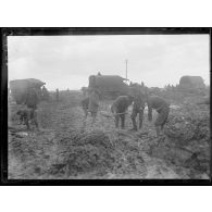 Près Maricourt (Somme). Convoi anglais. [légende d'origine]