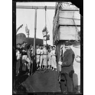 Courfou. A bord du Waldeck-Rousseau, séance d'exercices physiques. [légende d'origine]