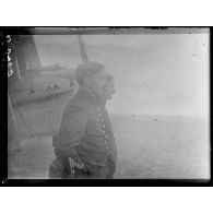 Chaudun (Aisne). Champ d'aviation de la 6e armée. Lieutenants Maurice et Louis Séjourné. [légende d'origine]