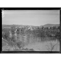 Vailly (Aisne). Construction du pont. [légende d'origine]