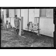 Saint-Amand (Aisne). Camp d'aviation. Appareils photographiques pour avions. [légende d'origine]