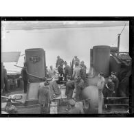 Ostende, Belgique. Visite du général Pétain et du général Degoutte. [légende d'origine]