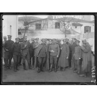 Salonique. Officiers bulgares prisonniers. [légende d'origine]