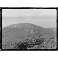 Près Chtrbovo. Tranchées bulgares creusées dans le roc et prises par notre infanterie. [légende d'origine]