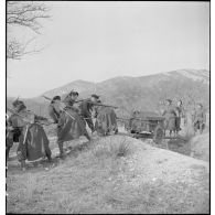 Entraînement des chasseurs du 43e RIA.