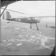 Avions Morane-Saulnier transportant le généra de Lattre de Tassigny en direction de Vinh Yen.