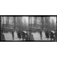 Landau. Le patinage dans les fossés du fort Gérard. [légende d'origine]