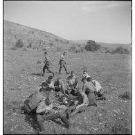 Bivouac du 3e groupe du 10e RAC lors d'un exercice.