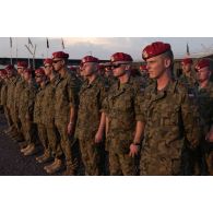 Militaires polonais décorés de la médaille commémorative EUFOR.