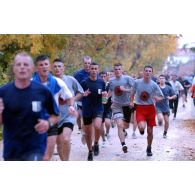 Portrait de coureurs du Running Together, cross organisé pour la seconde fois à Pristina par la KFOR.