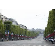 Défilé aérien des hélicoptères de la gendarmerie nationale et de la sécurité civile lors de la cérémonie du 14 juillet 2011.