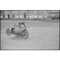 Acrobaties en side-car au 2e RD.