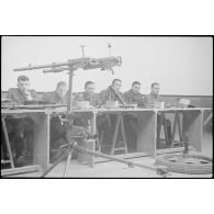 Cours théorique sur l'armement à l'école militaire de la cavalerie, du train et de la garde de Saumur, repliée à Tarbes.