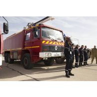 Rassemblement de pompiers de l'air sur la base aérienne projetée (BAP) en Jordanie.