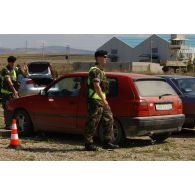 Contrôle routier par l'armée irlandaise.