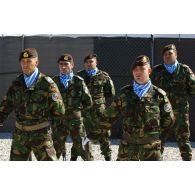 Troupes du bataillon portugais de la KFOR (KTM) sur les rangs  à Pristina.