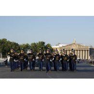 Sur la place de la Concorde, l'école des officiers de la gendarmerie nationale (EOGN) répète le défilé à pied du 14 juillet.