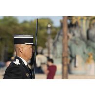 Sur la place de la Concorde, l'école de gendarmerie de Tulle répète le défilé à pied du 14 juillet.