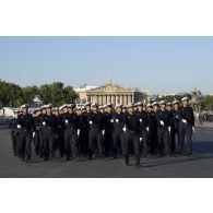 Sur la place de la Concorde, l'école de maistrance répète le défilé à pied du 14 juillet.