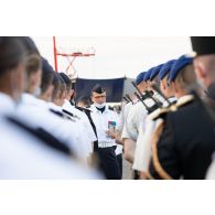 Derniers préparatifs de l'école de formation des sous-officiers de l'armée de l'Air (EFSOAA) avant le défilé à pied du 14 juillet sur la place de la Concorde.