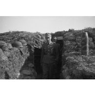 Josef Terboven, commissaire du Reich en Norvège, inspecte les positions d'une unité de chasseurs de montagne (Gebirgsjäger).