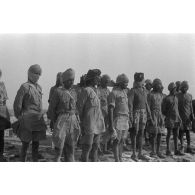 Lors de la bataille d'El Alamein, des prisonniers indiens de la 4e ou 5e division d'infanterie indienne.