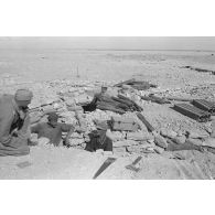 Stocks de munitions de 8,8 cm Flak protégée dans une position enterrée.