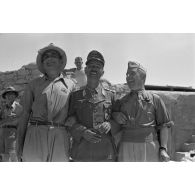 Inspection du point d'appui "Cirener" commandé par le commandant (Major) Parentevom (chef d'un bataillon du 15e régiment d'infanterie italien).