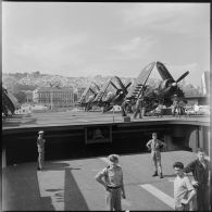 Le pont d'envol du porte-avions Arromanches.