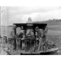 [Canons lourds : bombardements et canons de 190 mm TAZ.]