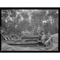 Près de Brécy (Aisne). Plateforme d'une pièce allemande de 380 mm. [légende d'origine]